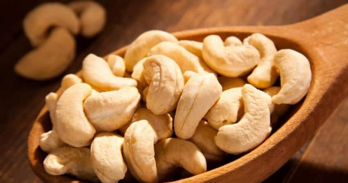 The Amazing Health Benefits Of Cashew For Men